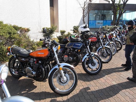 A lot of owners of Kawasaki visit the museum.